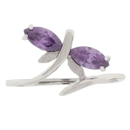 AN LIBELULA PIEDRA MORADA, PLATA. 925 CON BAÑO DE RODIO